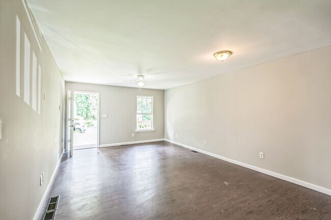 Building Photo - 2045 Baker Rd NW