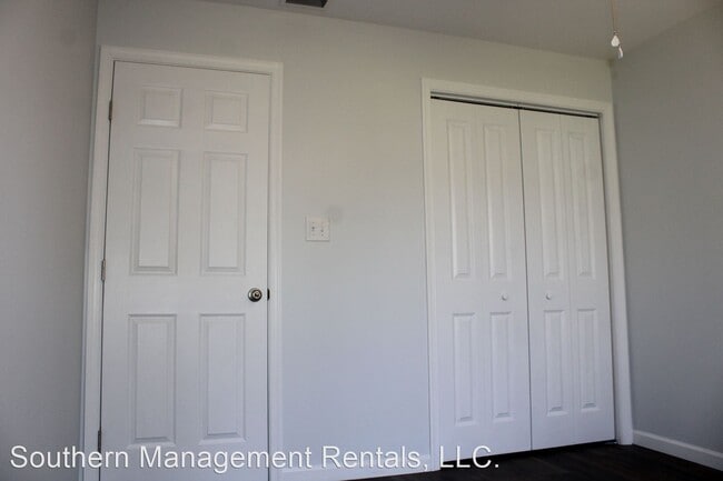 Building Photo - 2 br, 1 bath House - 490 A Windsor Rd