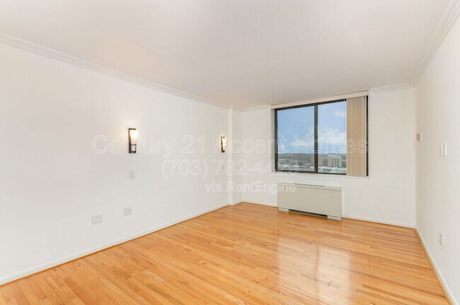 Building Photo - 3701 S George Mason Dr