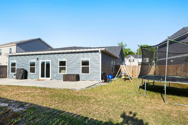 Building Photo - 102 Gregory Pl