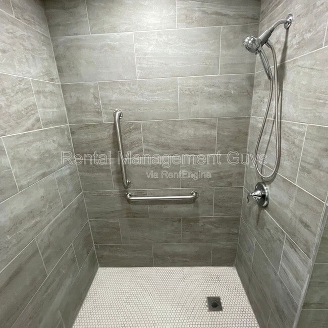 Building Photo - 8229 Halifax Ct N