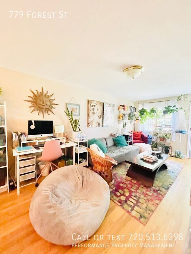 Building Photo - 779 Forest St