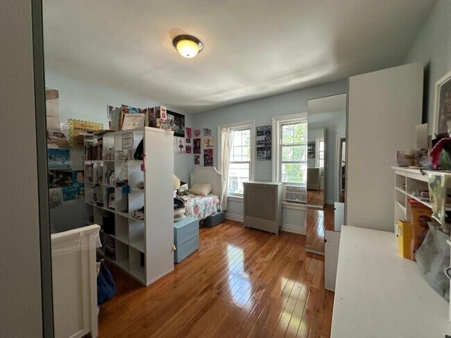 Building Photo - 4 bedroom in BROOKLYN NY 11218