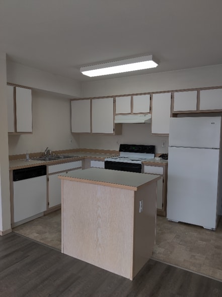 Building Photo - 12549 28th Ave NE