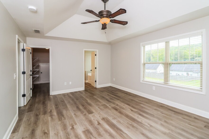 Building Photo - 235 Summer Gate Ln