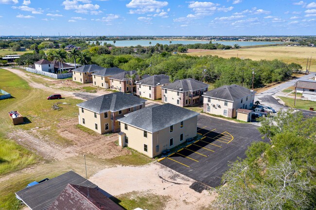 Building Photo - 2416 E Rogers Rd
