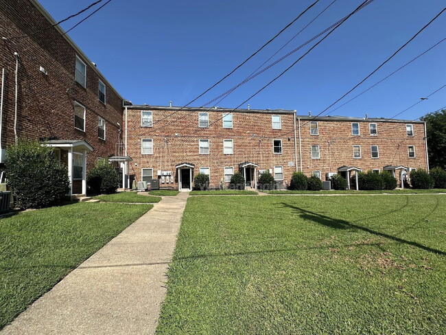 Building Photo - 3517 Briel St