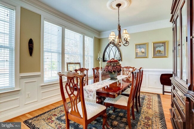 Building Photo - 47571 Royal Burnham Terrace