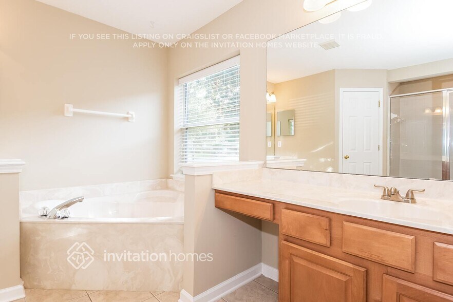 Building Photo - 829 Marjories Way