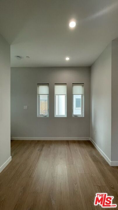 Building Photo - 5226 Satsuma Ave