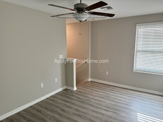 Building Photo - Single Family Home - 6 Bedroom