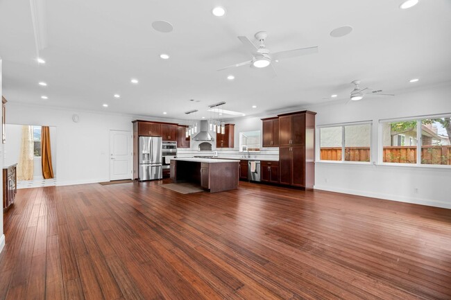 Building Photo - Stunning Newly Renovated Home with Luxury ...