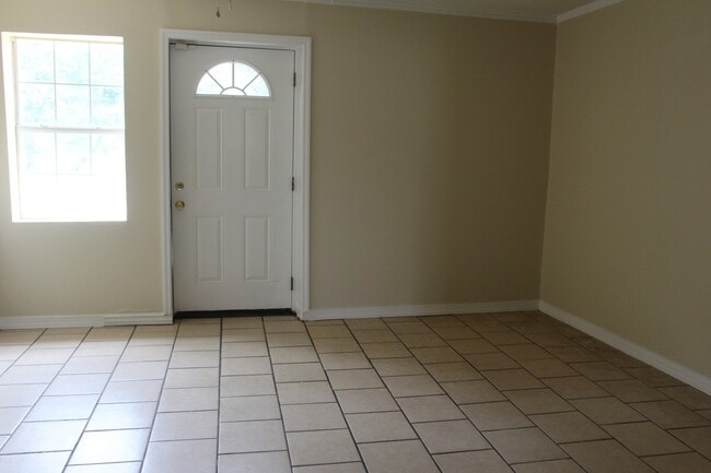 Building Photo - 413 Vick St