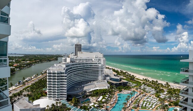 Building Photo - 4401 Collins Ave