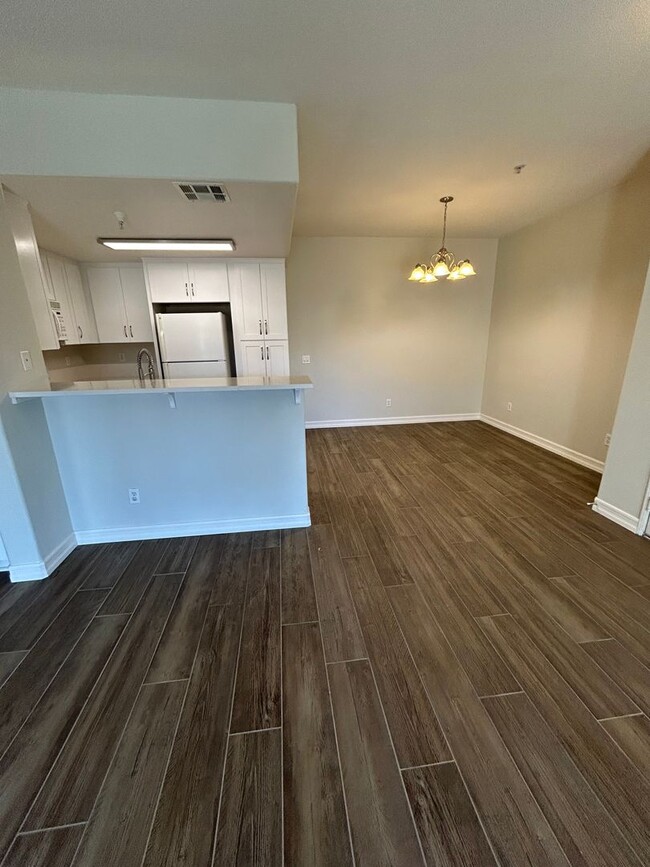 Building Photo - Temecula PKwy. 1 Bedroom, 1 Bath Condo with Garage