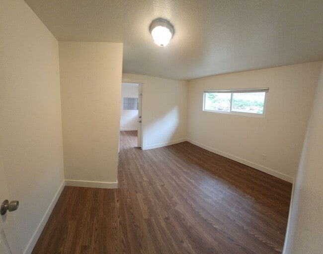 Building Photo - Views of Morro Bay in this cozy hillside cottage!