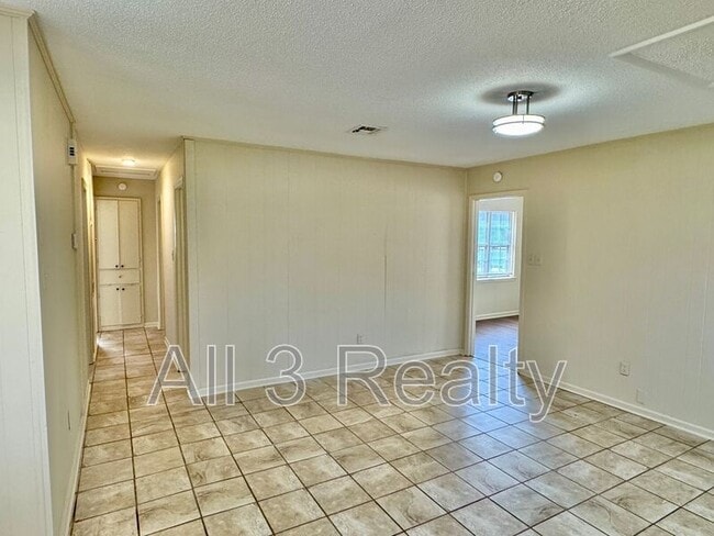 Building Photo - 6332 Pinebrook Dr