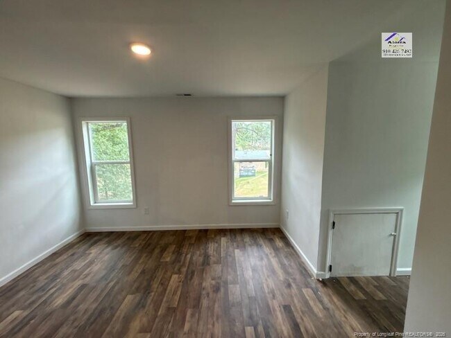 Building Photo - 273 Brewster Dr