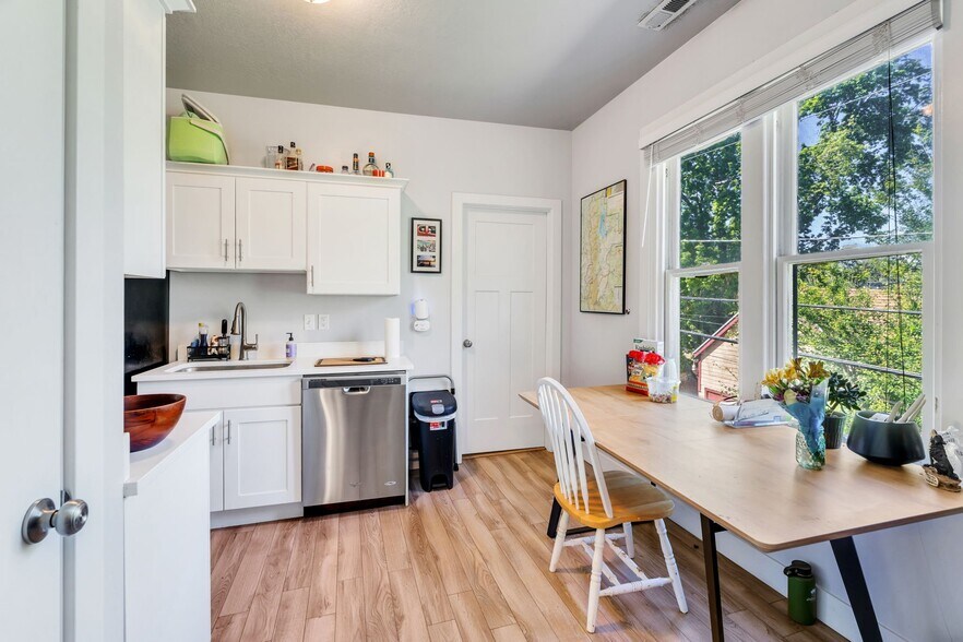 Building Photo - 852 S 700 E