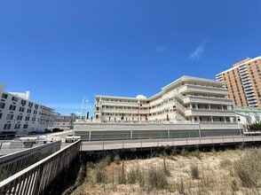 Building Photo - 5300 Boardwalk