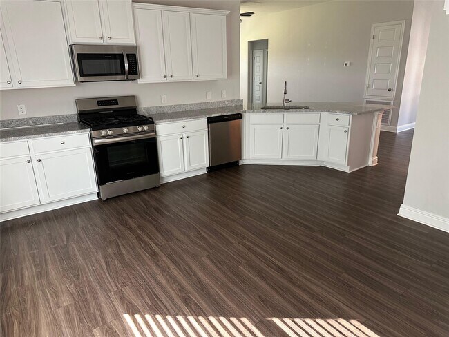 Building Photo - 4201 Chadwick Rd