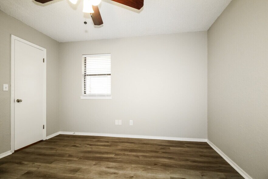 Building Photo - 2717 Paxton Pl