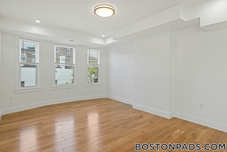 Building Photo - 406 Columbia St