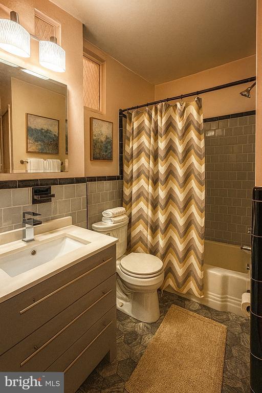 Building Photo - 6726 S Kings Hwy