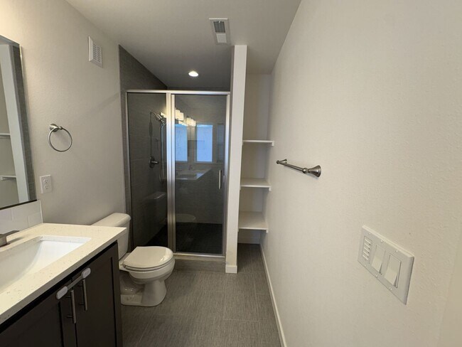 Building Photo - 6157 Blue River Dr SE