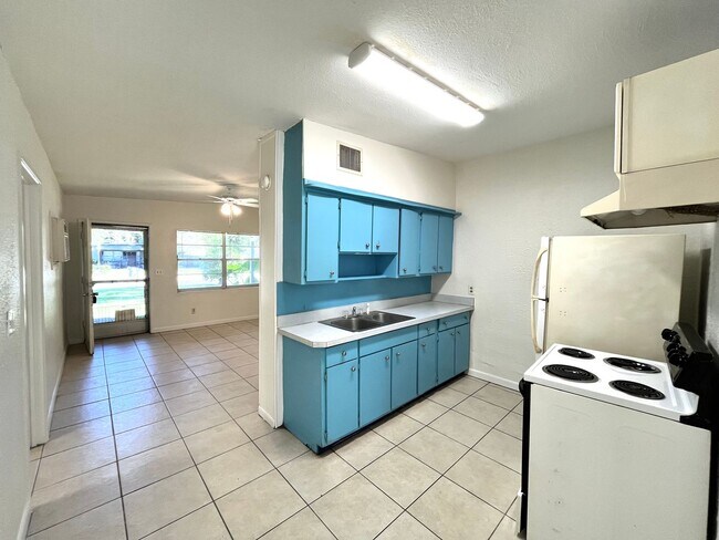 Building Photo - 107 Mayfair Cir
