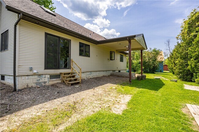 Building Photo - 26 Clearview Ave