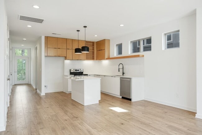 Building Photo - High View Neighborhood - Single-Family Home for Lease