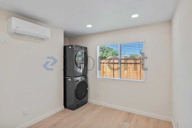 Building Photo - 2109 Arleen Way