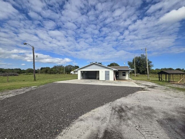 Building Photo - Beautiful Fort Pierce Home – Great Locatio...