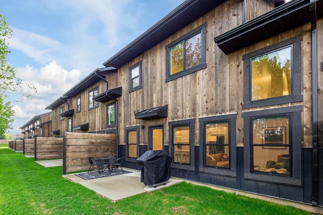 Building Photo - 629 Stone Peak Lp
