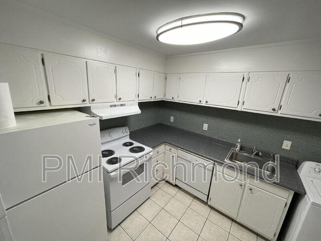 Building Photo - 4611 Coldstream Dr
