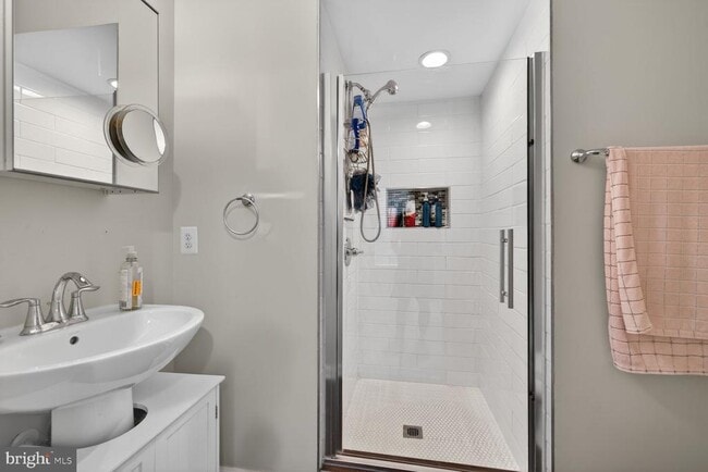 Building Photo - 6157 Posey St