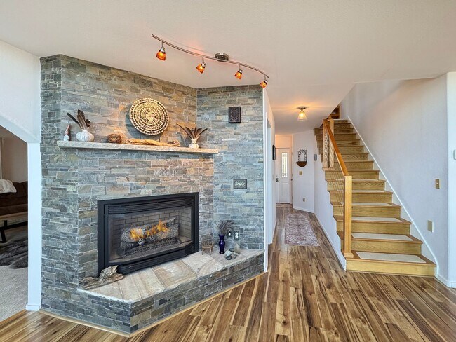 Building Photo - Stunning Home for Lease in Diamond Point