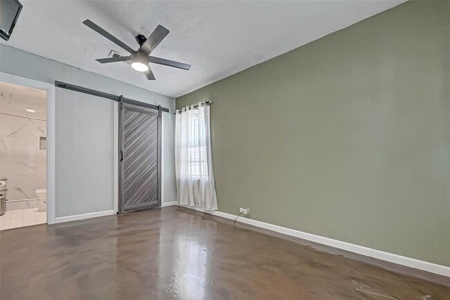 Building Photo - 8414 Flintridge Dr