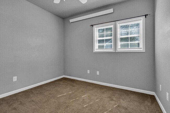 Building Photo - 510 US-14