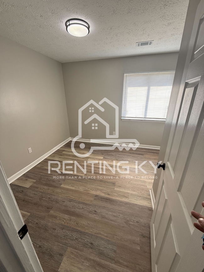 Building Photo - 124-126 Nave Pl