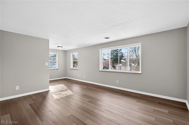 Building Photo - 211 Buffington Rd