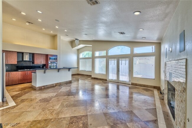 Building Photo - 8129 Pacific Cove Dr