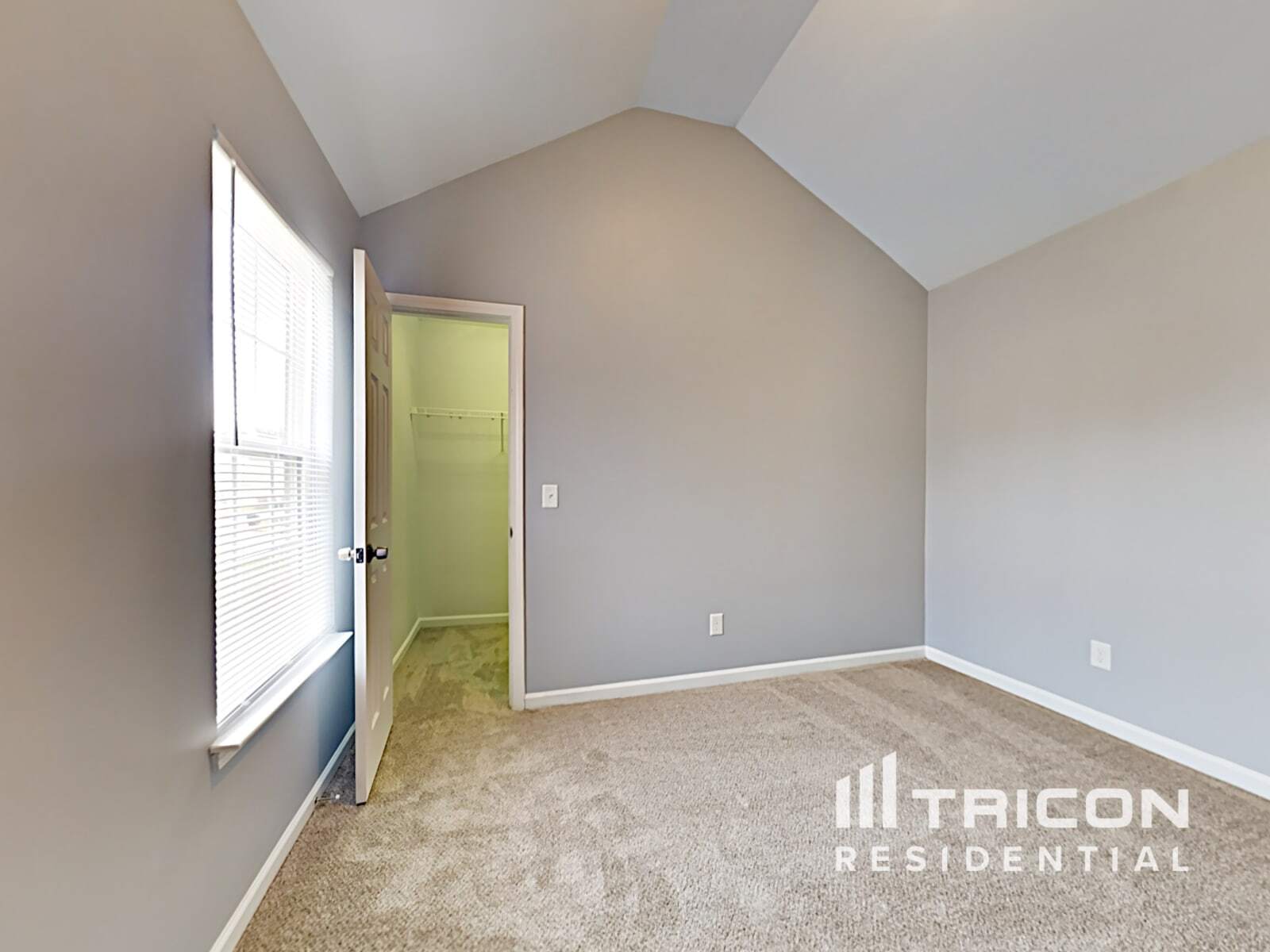 Building Photo - 1106 Delander Ln