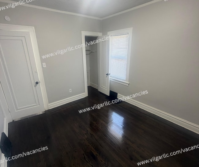 Building Photo - For Rent - Spacious 3 Bed/2 Bath Home