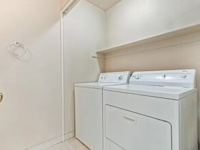 Building Photo - 518 E Wescott Dr