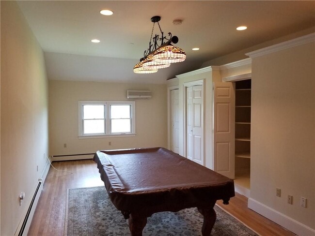 Building Photo - 16 Clearview Ave