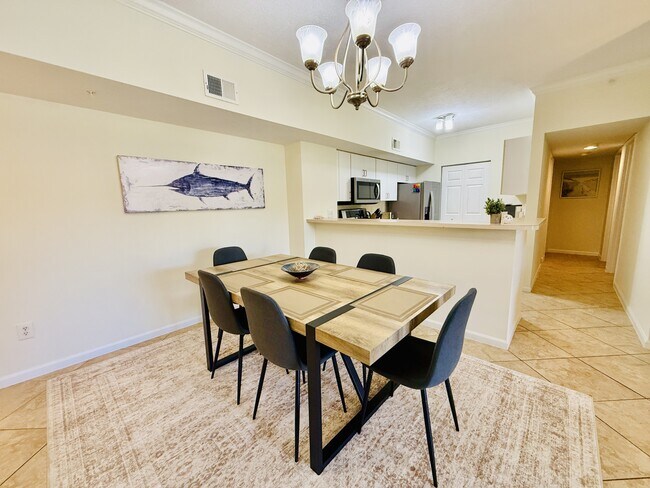 Building Photo - 1820 Florida Club Cir