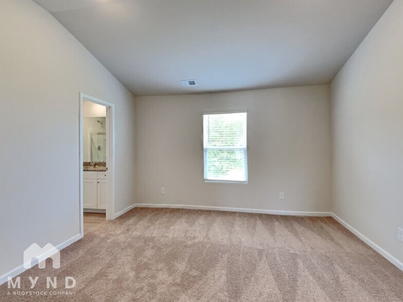 Building Photo - 282 Royal Mdw Dr
