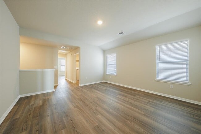 Building Photo - 521 Otto Ave